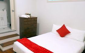 Aura Hotel Wellington 3*